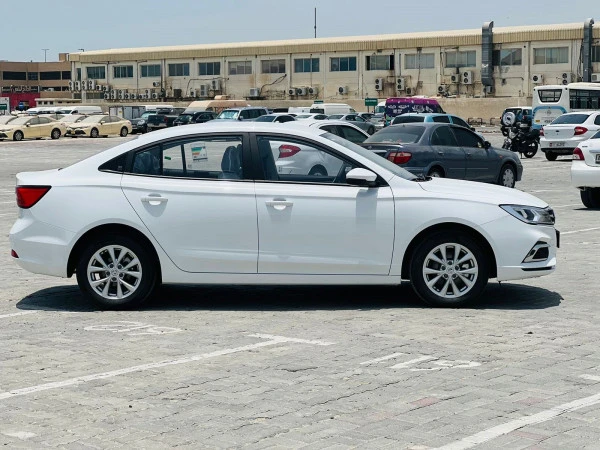  White MG5 2022 Photo 9