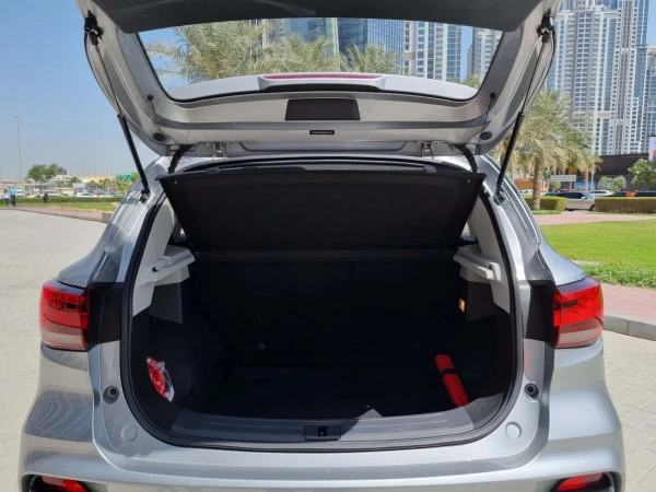  Silver MG ZS Photo 9