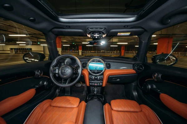  White Mini Cooper S 2 doors Photo 6