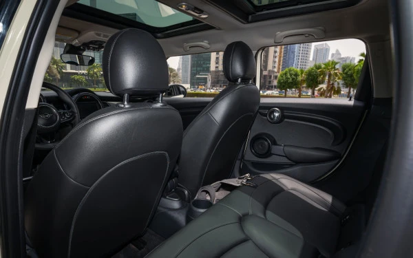  White Mini Cooper S Photo 6