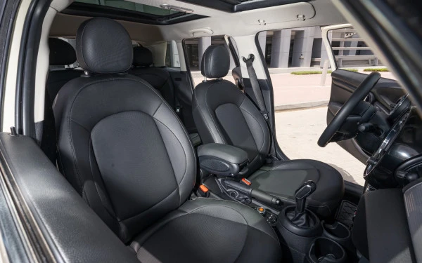  White Mini Cooper S Photo 5