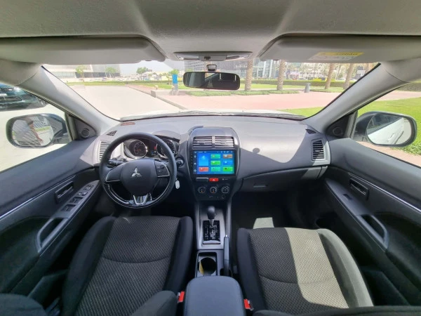  White Mitsubishi Asx Photo 6