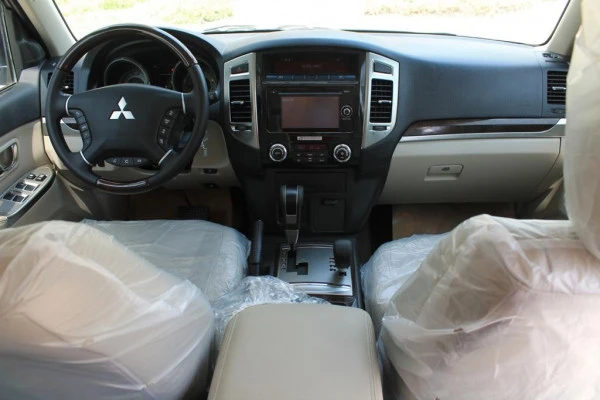  Белый Mitsubishi Pajero Photo 5