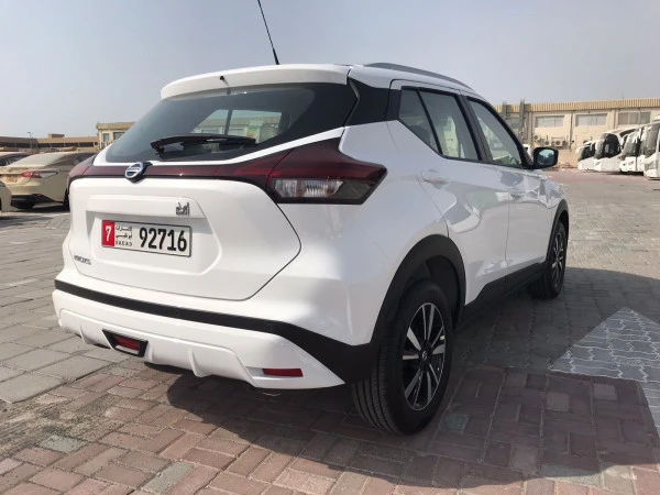  Weiß Nissan Kicks Photo 7