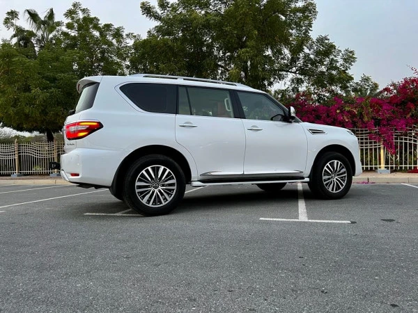  Белый Nissan Patrol Platinium Photo 5