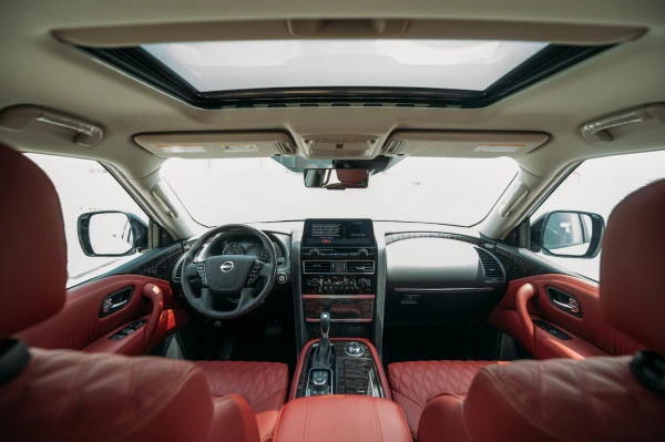  White Nissan Patrol Platinum V6 Photo 4