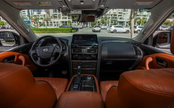  White Nissan Patrol Platinum V6 Photo 9