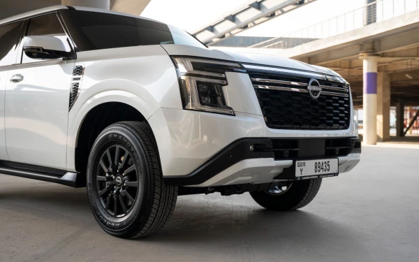  White Nissan Patrol Platinum V6 Photo 2
