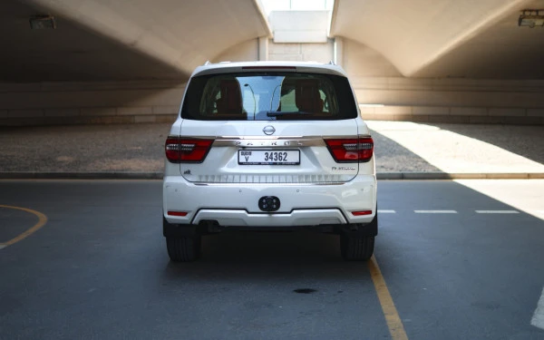  White Nissan Patrol V6 Photo 3