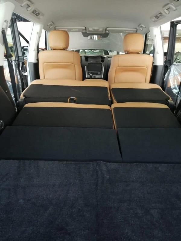  Blanc Nissan Patrol XE Photo 4