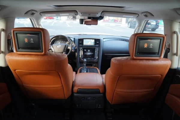  White Nissan Patrol Photo 7