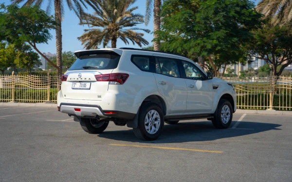  White Nissan Xterra Photo 4