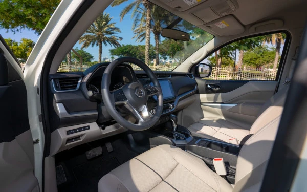  White Nissan Xterra Photo 9