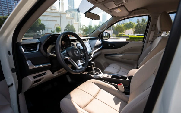  White Nissan Xterra Photo 5