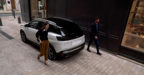  White Peugeot 3008 Photo 2