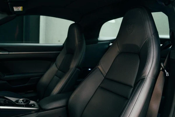  White Porsche 911 Targa Photo 2