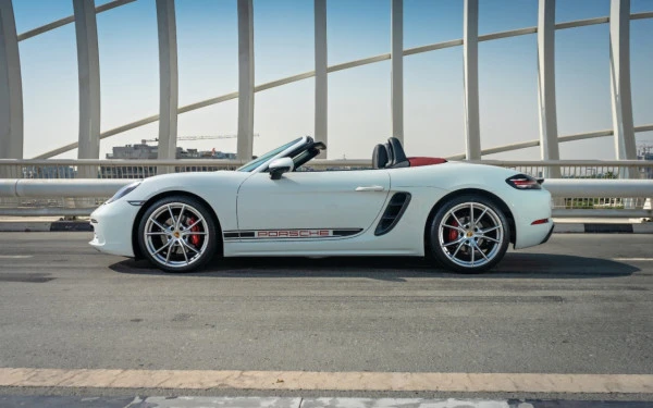  White Porsche Boxster 718 Photo 3