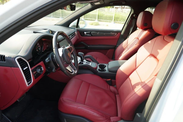  White Porsche Cayenne S Photo 6