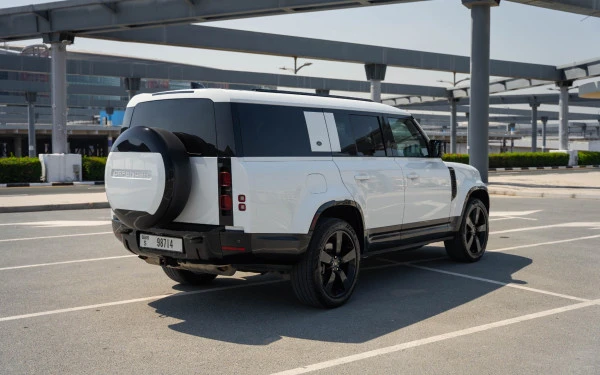  White Range Rover Defender P400 X Dynamic Photo 4