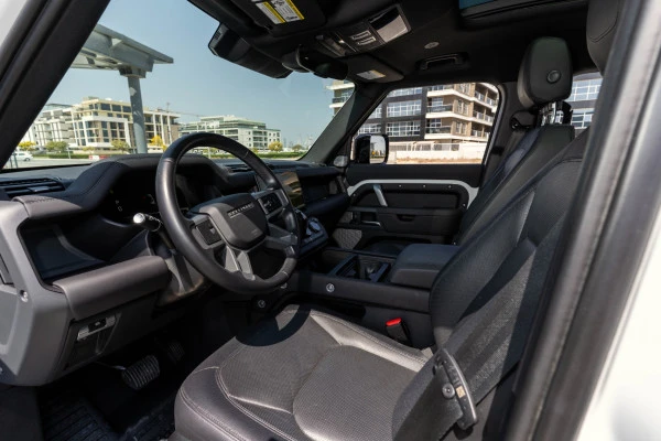  White Range Rover Defender P400 X Dynamic Photo 5