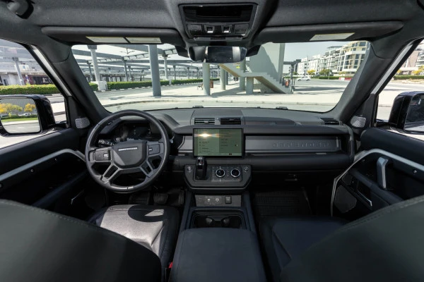  White Range Rover Defender P400 X Dynamic Photo 8