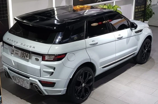  White Range Rover Evoque Photo 2
