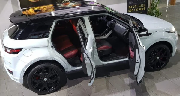  White Range Rover Evoque Photo 3