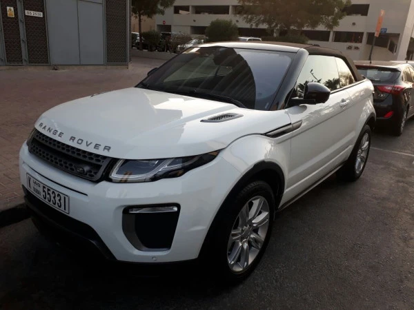  White Range Rover Evoque Photo 3