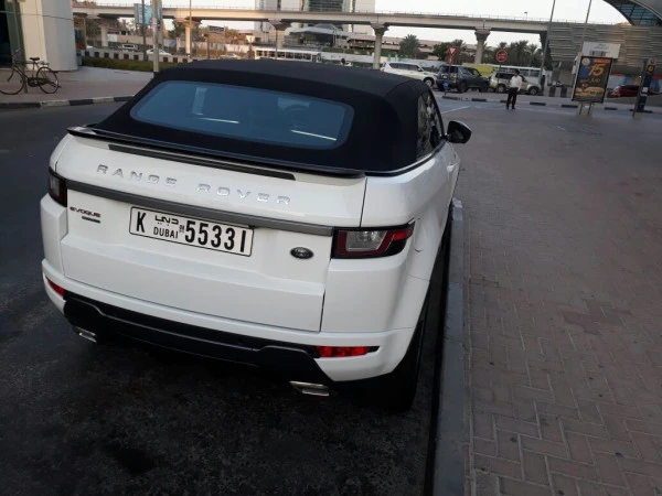  White Range Rover Evoque Photo 4