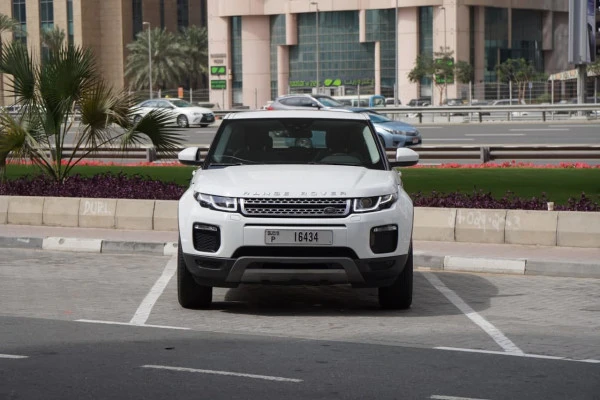  أبيض رينج روفر إيفوك Photo 2