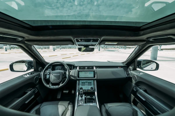  White Range Rover Sport SVR Photo 4