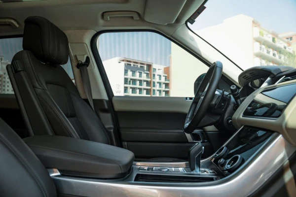  White Range Rover Sport Photo 3