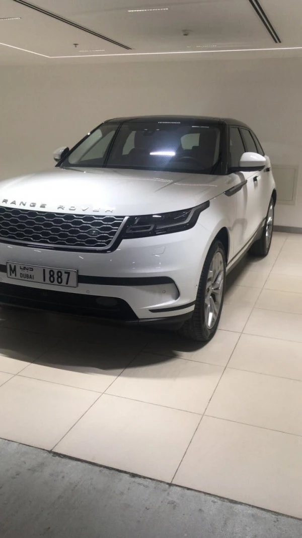  White Range Rover Velar Photo 8