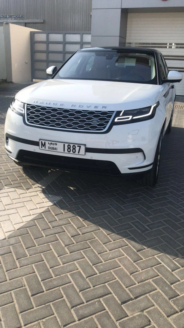  White Range Rover Velar Photo 9