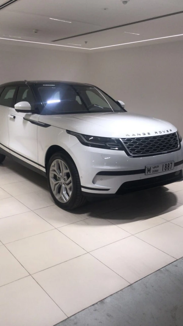  White Range Rover Velar Photo 12