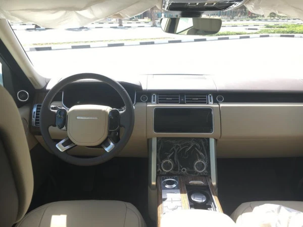  White Range Rover Vogue Photo 2