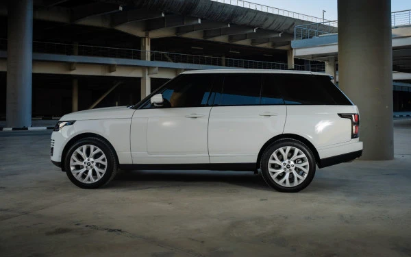  White Range Rover Vogue Photo 2