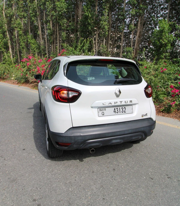  White Renault Captur Photo 5