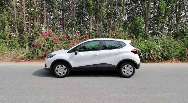  White Renault Captur Photo 7