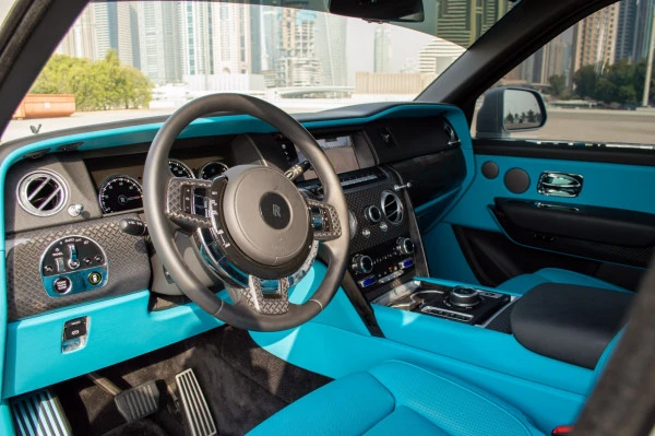  White Rolls Royce Cullinan Black Badge Photo 7