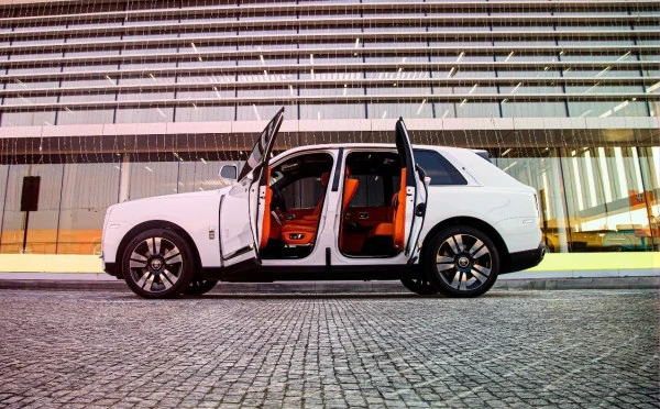  Blanco Rolls Royce Cullinan Photo 4