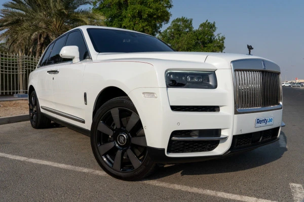  White Rolls Royce Cullinan Photo 7