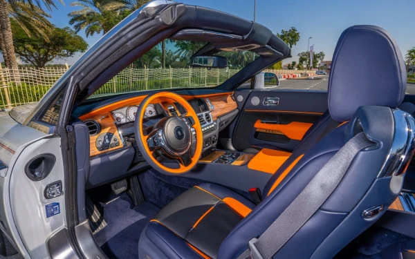  White Rolls Royce Dawn Photo 4