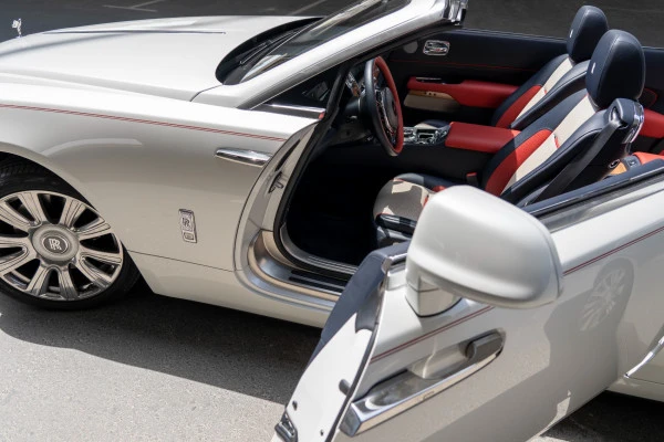  Blanco Rolls Royce Dawn Exclusive 3-colour interior Photo 6