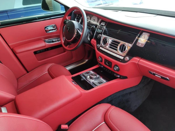  White Rolls Royce Ghost Photo 2