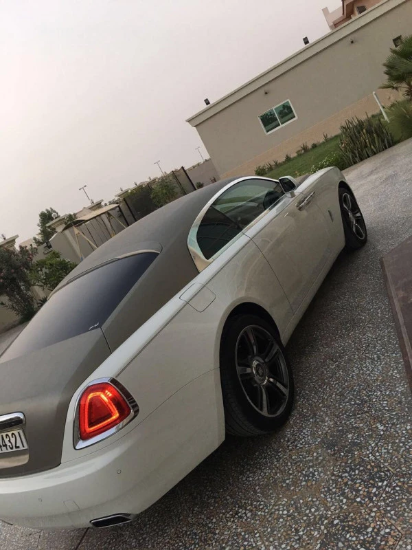  White Rolls Royce Wraith Photo 2