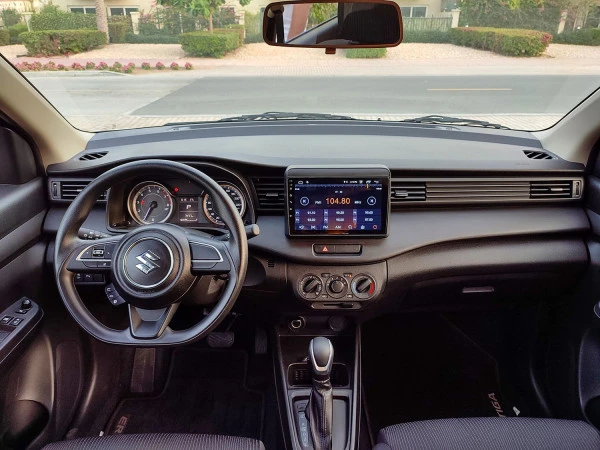  White Suzuki Ertiga Photo 5