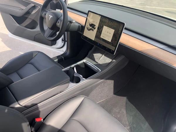  White Tesla Model Y Long Range Photo 5