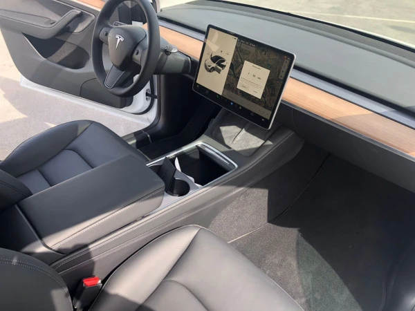  White Tesla Model Y Long Range Photo 5