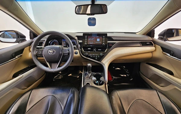  Blanc Toyota Camry Photo 2